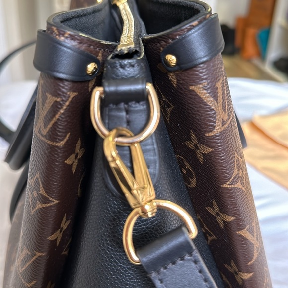 Soufflot MM Tote monogram canvas - Picture 16 of 16